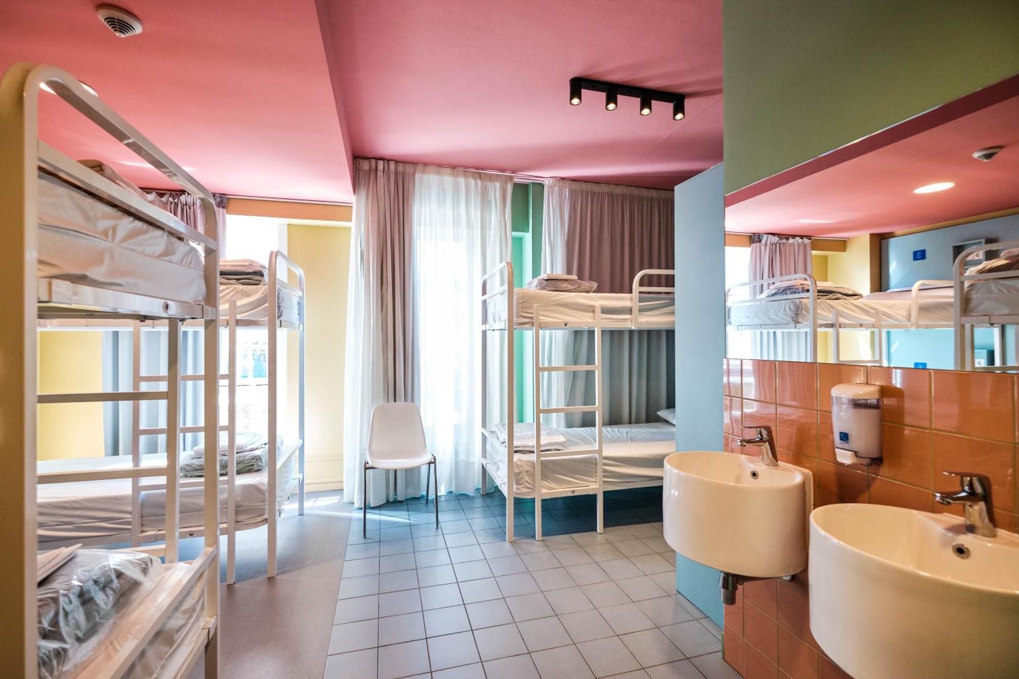 Loop Inn Hostel Santiago De Compostela Exterior photo