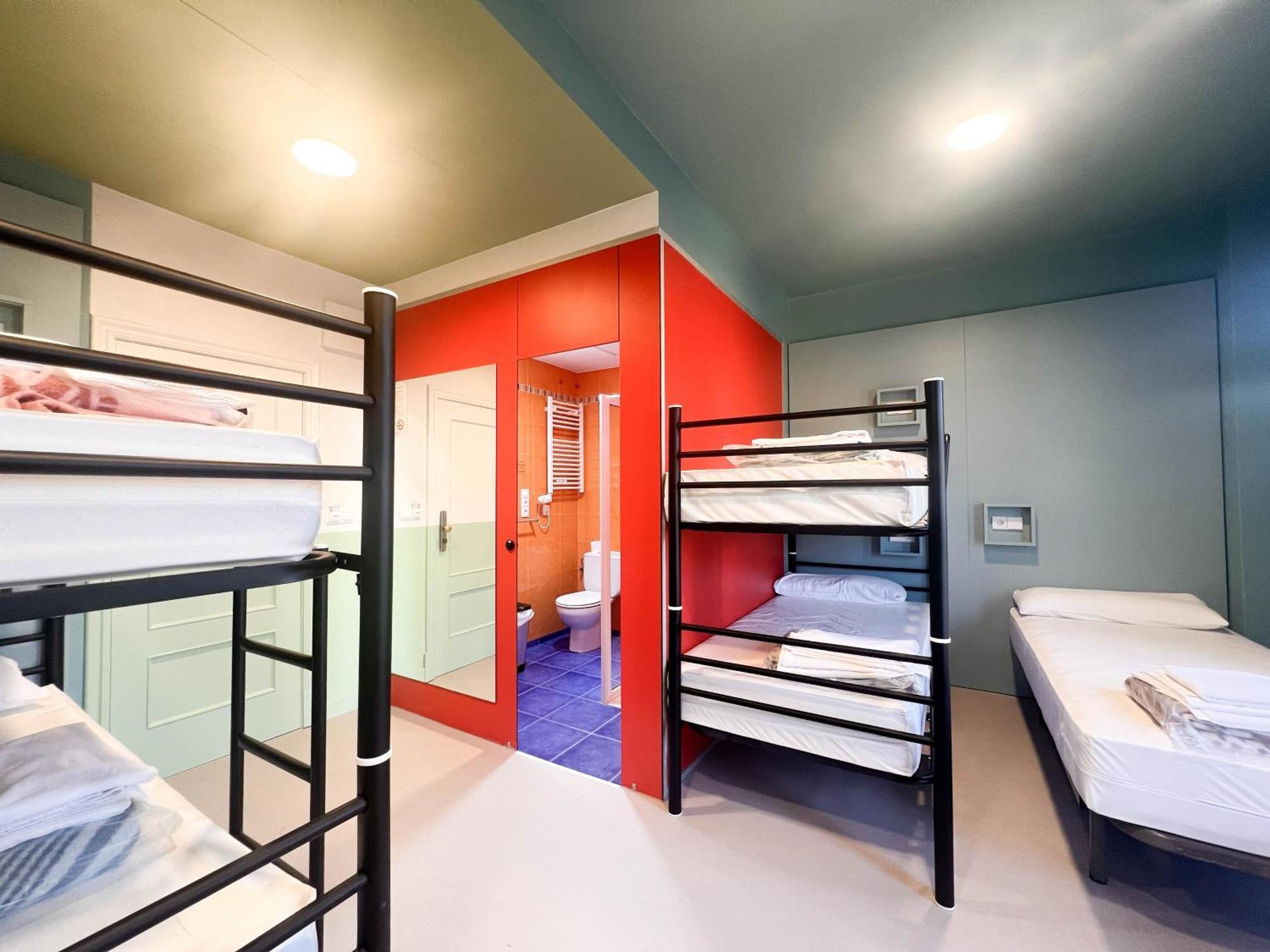 Loop Inn Hostel Santiago De Compostela Exterior photo